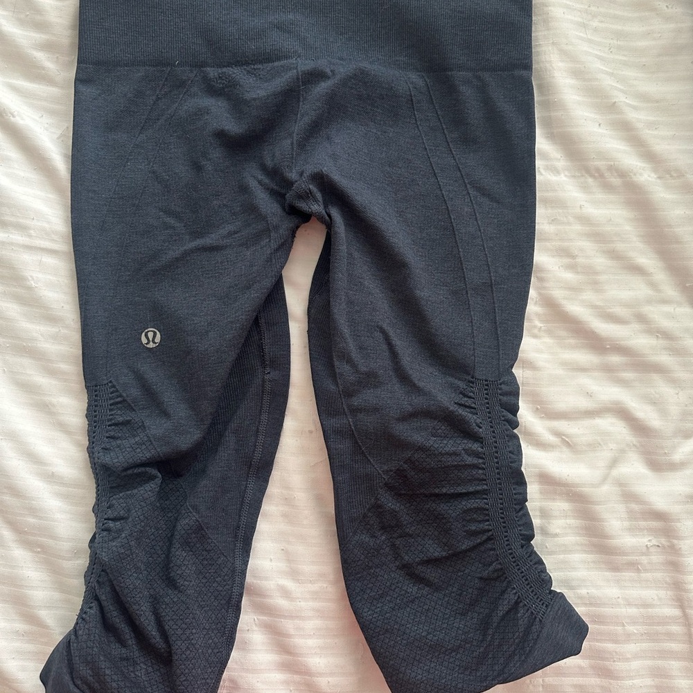 Lululemon Navy Cropped Yoga Leggings